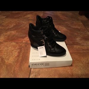 Geox eleni sneaker shoe. Brand new.